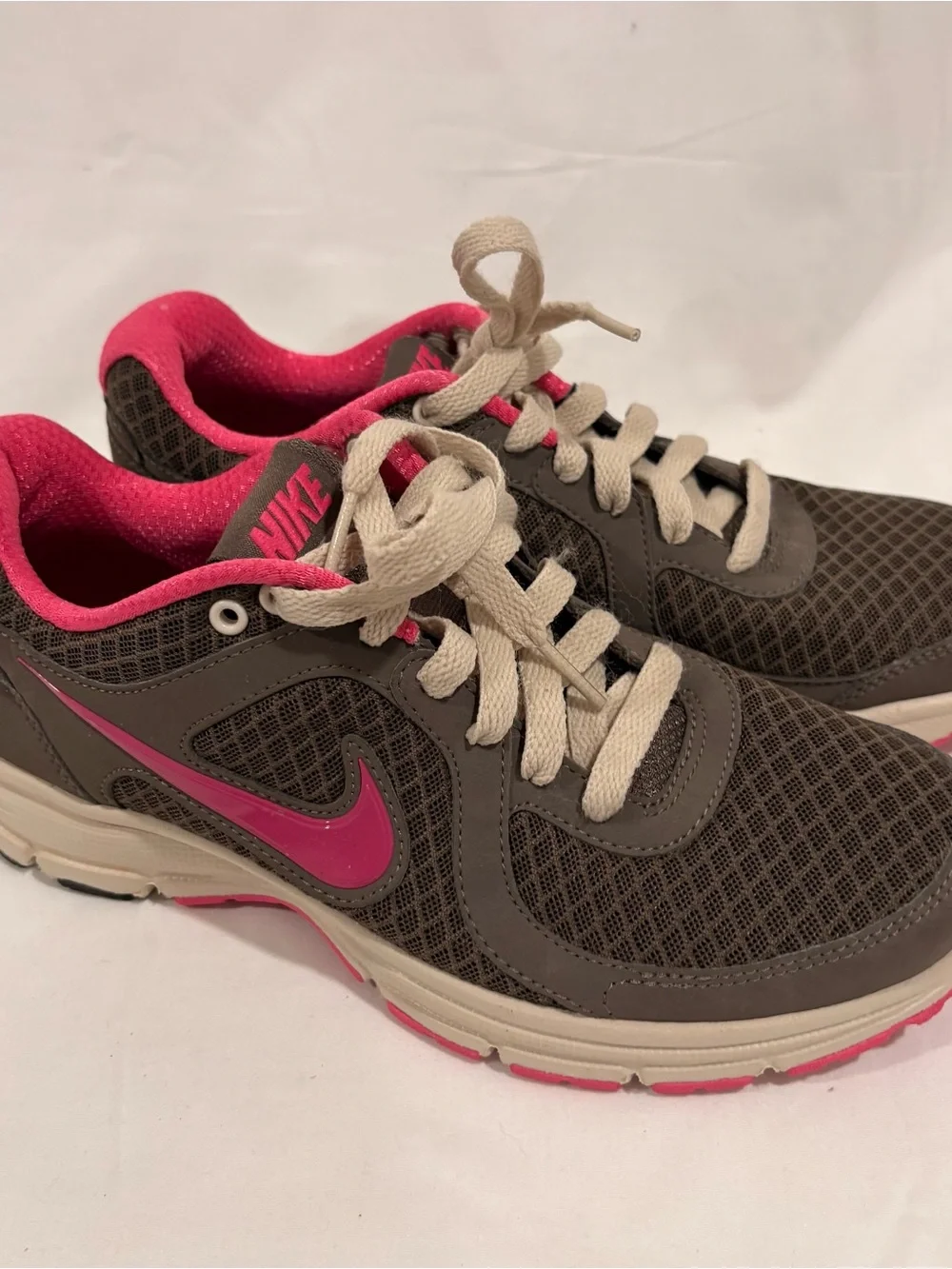 Nike Women's Grey and Pink Running Shoes